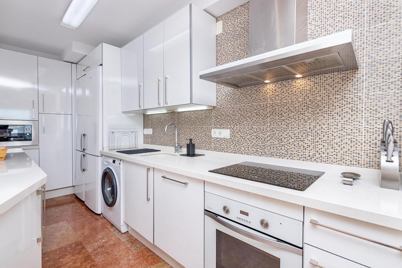 Bhost - The King Apartment Фуeнхирола Екстериор снимка