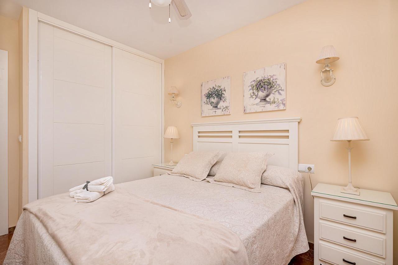 Bhost - The King Apartment Фуeнхирола Екстериор снимка