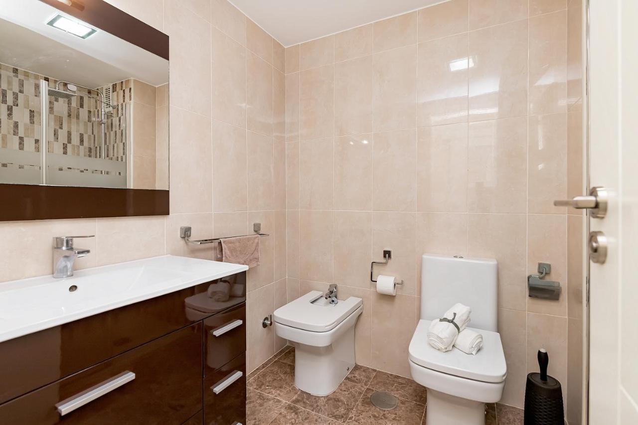 Bhost - The King Apartment Фуeнхирола Екстериор снимка